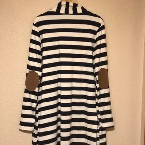 A WOMENS  NAVY AND WHITE CARDIGAN